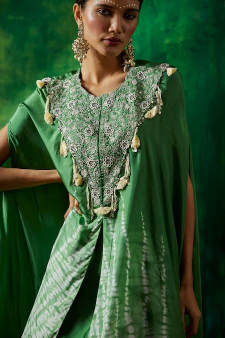 Buy_Pink City By Sarika_Green Silk Mirrors Yoke Embroidered Cape And Draped Skirt Set 