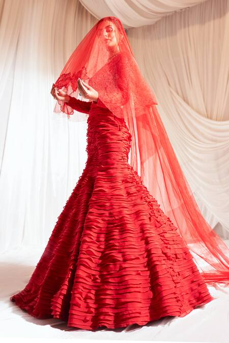 Aakansha Gupta Red Organza, Net Embroidery Split V-neck Rose Petal Lehenga Set at Aza Fashions Aakansha Gupta_Red Organza, Net Embroidery Split V-neck Rose Petal Lehenga Set _at_Aza_Fashions