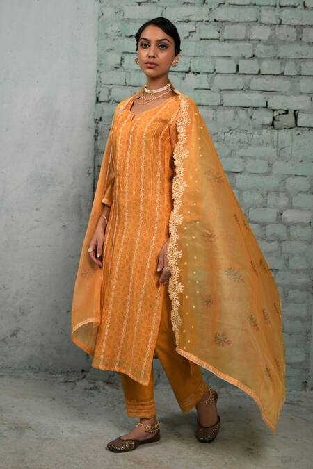 Karaj Jaipur_Yellow Chanderi, Cotton Lace, Sequins, Chains, Chikankari Work Kurta Set _Online_at_Aza_Fashions