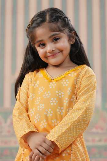 Shop_Cute Couture_Yellow Muslin Tassels Bandej Print Kurta And Pant Set _Online_at_Aza_Fashions