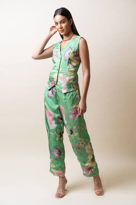 Shop_Sutrabysweta_Green Habutai Silk Printed Floral Blazer  Lapel Collar Pant Set  _Online_at_Aza_Fashions