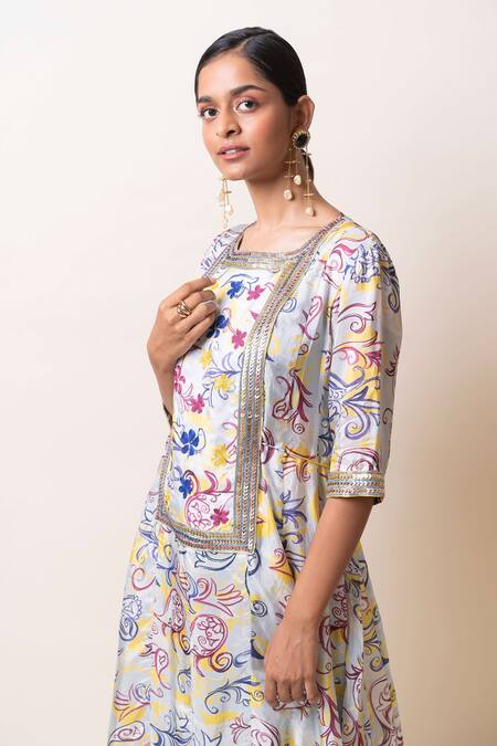 Buy_Sutrabysweta_Blue Habutai Silk Printed Paisley Square Neck Kurta And Pant Set  _Online_at_Aza_Fashions