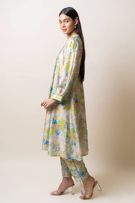Shop_Sutrabysweta_Blue Dola Silk Printed Floral Round Collar Kurta And Pant Set _at_Aza_Fashions