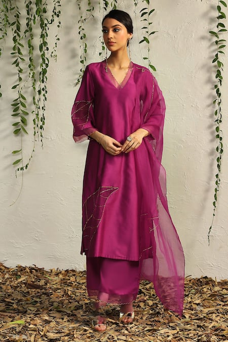 Charkhee Leaf Embroidered Kurta Pant Set 