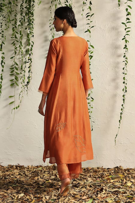 Charkhee Zari & Nakshi Embroidered Kurta Pant Set 