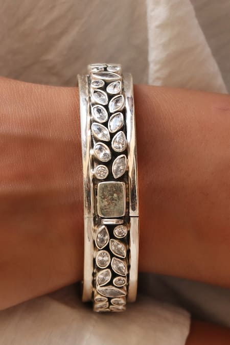 Noor Silver Studded Kada - Single Pc 