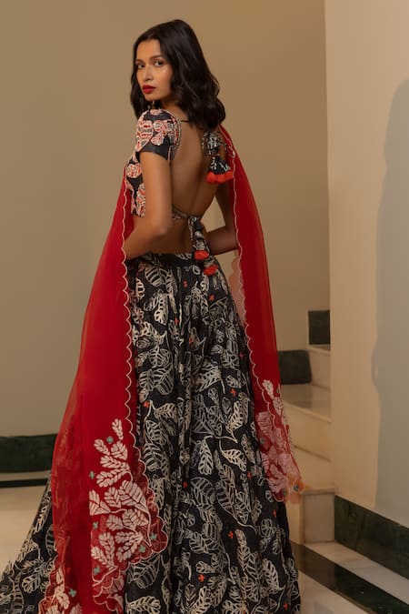 Shop Ojasmé By Sanjana Thapa Black , Organza Sequins, Beads, Fiddle Fig Leaves Print Lehenga Set at Aza Fashions Shop_Ojasmé By Sanjana Thapa_Black , Organza Sequins, Beads, Fiddle Fig Leaves Print Lehenga Set _at_Aza_Fashions