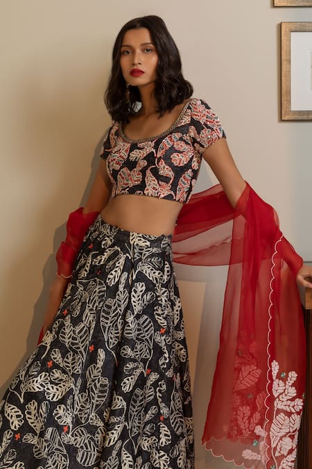Buy Ojasmé By Sanjana Thapa Black , Organza Sequins, Beads, Fiddle Fig Leaves Print Lehenga Set Online at Aza Fashions Buy_Ojasmé By Sanjana Thapa_Black , Organza Sequins, Beads, Fiddle Fig Leaves Print Lehenga Set _Online_at_Aza_Fashions