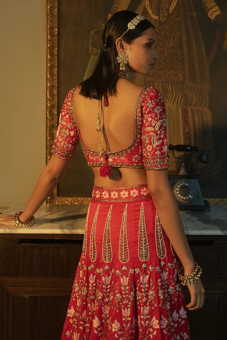 Shop Ojasmé By Sanjana Thapa Red , Organza Beads, Embroidery Round Neck Raw Bridal Lehenga Set at Aza Fashions Shop_Ojasmé By Sanjana Thapa_Red , Organza Beads, Embroidery Round Neck Raw Bridal Lehenga Set _at_Aza_Fashions