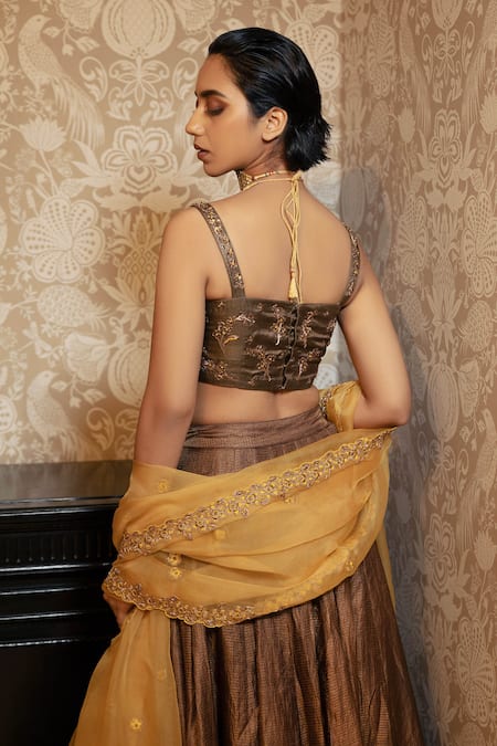 Shop Ojasmé By Sanjana Thapa Brown Tissue, Silk Organza Embroidery Sweetheart Neck Floral Lehenga Set at Aza Fashions Shop_Ojasmé By Sanjana Thapa_Brown Tissue, Silk Organza Embroidery Sweetheart Neck Floral Lehenga Set _at_Aza_Fashions