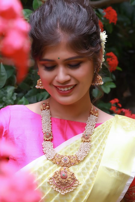 Matching Earrings For Pink Saree 2024 | favors.com
