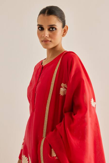 Shyam Narayan Prasad Red Silk, Chanderi Embroidery Round Neck Applique Work Kurta Set at Aza Fashions Shyam Narayan Prasad_Red Silk, Chanderi Embroidery Round Neck Applique Work Kurta Set _at_Aza_Fashions