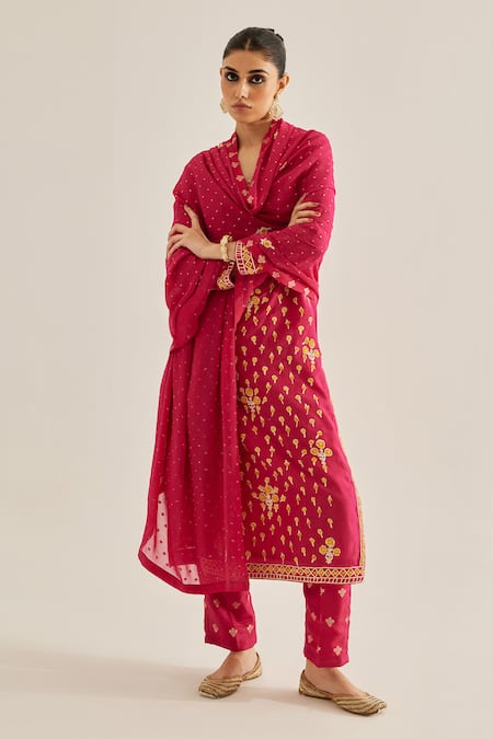 Shyam Narayan Prasad Red Silk, Chanderi Embroidery Round Neck Floral Thread Kurta Set at Aza Fashions Shyam Narayan Prasad_Red Silk, Chanderi Embroidery Round Neck Floral Thread Kurta Set _at_Aza_Fashions