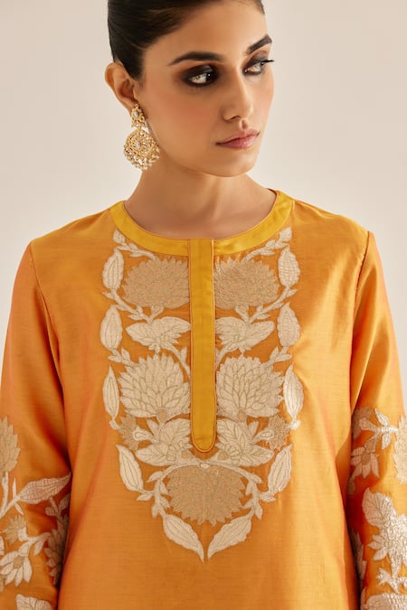 Shyam Narayan Prasad_Yellow Silk, Chanderi Embroidery Round Neck Applique Kurta Set _at_Aza_Fashions