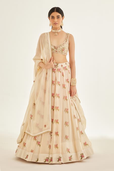 Shyam Narayan Prasad White Organza, Chiffon, Modal Embroidery, Hand Block Print Bridal Lehenga Set at Aza Fashions Shyam Narayan Prasad_White Organza, Chiffon, Modal Embroidery, Hand Block Print Bridal Lehenga Set _at_Aza_Fashions