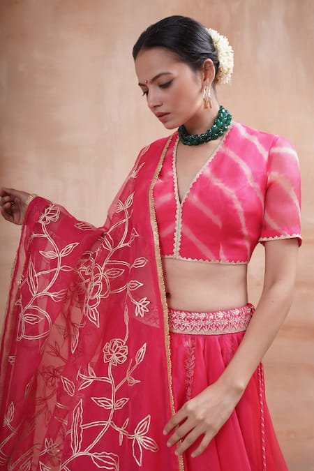 Latest 20 Purple Lehenga Choli Designs (2021) For Weddings and Parties -  Tips and Beauty | Lehenga designs latest, Lengha blouse designs, Velvet blouse  design