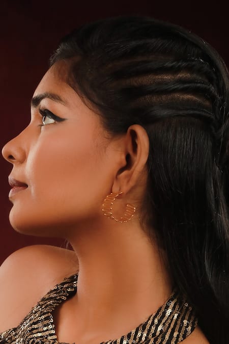 Ishhaara Gold Plated Zig Zag Pattern Hoops