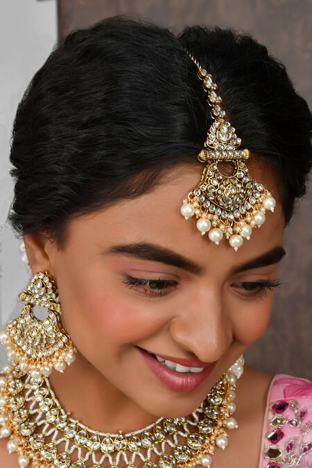 Buy_Ishhaara_White Stones, Beads And Embellished Choker Set_Online_at_Aza_Fashions