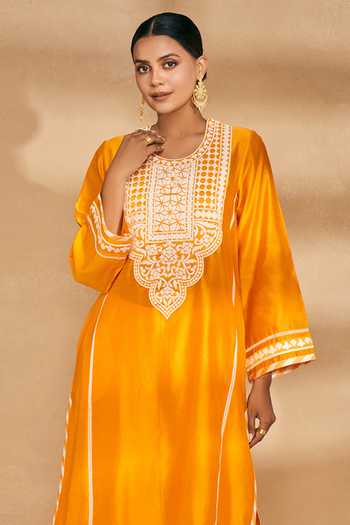 Gulabo By Abu Sandeep_Orange Chanderi Applique U Neck A-line Panelled Kurta _Online_at_Aza_Fashions