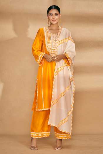 Gulabo By Abu Sandeep_Orange Chanderi Applique U Neck A-line Panelled Kurta _at_Aza_Fashions