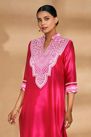 Gulabo By Abu Sandeep Pink Chanderi Applique Mandarin Collar Floral Bodice Kurta Online at Aza Fashions Gulabo By Abu Sandeep_Pink Chanderi Applique Mandarin Collar Floral Bodice Kurta _Online_at_Aza_Fashions