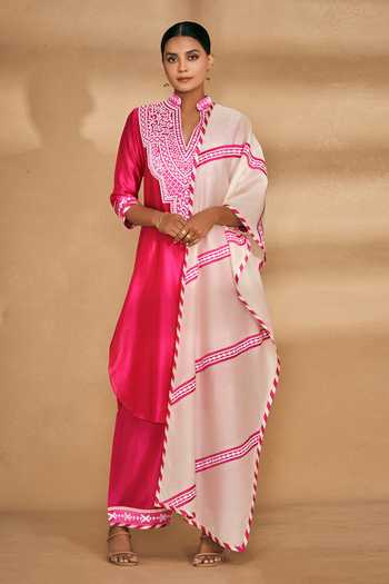 Gulabo By Abu Sandeep Pink Chanderi Applique Mandarin Collar Floral Bodice Kurta at Aza Fashions Gulabo By Abu Sandeep_Pink Chanderi Applique Mandarin Collar Floral Bodice Kurta _at_Aza_Fashions