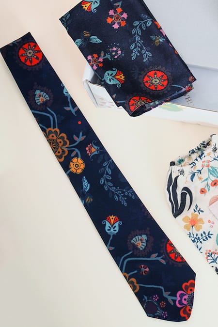 Buy_Payal Singhal Accessories_Blue Navy Spring And Tulip Garden Gift Hamper _Online_at_Aza_Fashions