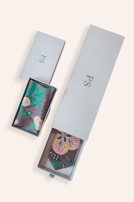 Payal Singhal Accessories Brown Abutilon Print Gift Hamper Online at Aza Fashions Payal Singhal Accessories_Brown Abutilon Print Gift Hamper _Online_at_Aza_Fashions