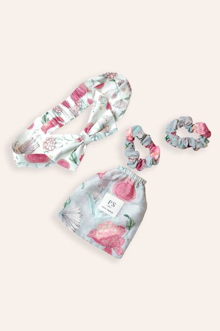 Payal Singhal Accessories White Gulbagh Print Gift Hamper at Aza Fashions Payal Singhal Accessories_White Gulbagh Print Gift Hamper_at_Aza_Fashions