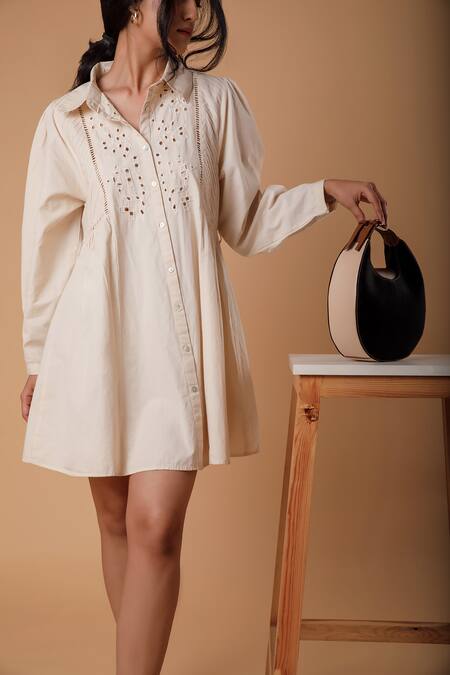 Buy_X Feet Above_Black Plain Luna Canvas Structured Bag _Online_at_Aza_Fashions