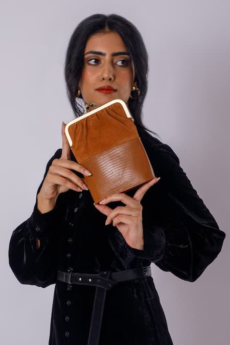 X Feet Above Ara Clasp Colorblock Bag 