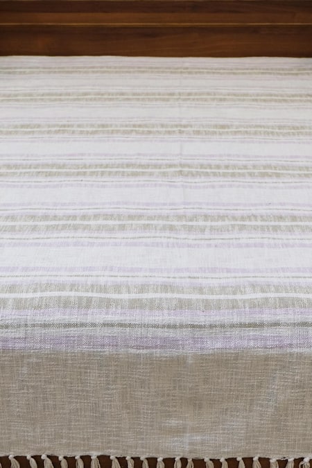 Design Gaatha Woven Stripe Pattern Bedcover 