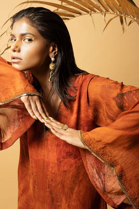 Buy Label Shristi Chetani Orange Georgette Beads V-neck Abstract Pattern Kurta Online at Aza Fashions Buy_Label Shristi Chetani_Orange Georgette Beads V-neck Abstract Pattern Kurta _Online_at_Aza_Fashions