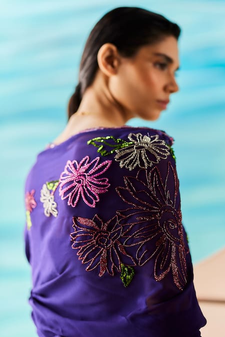 Raasa Embroidered Pre-Draped Saree With Blouse 