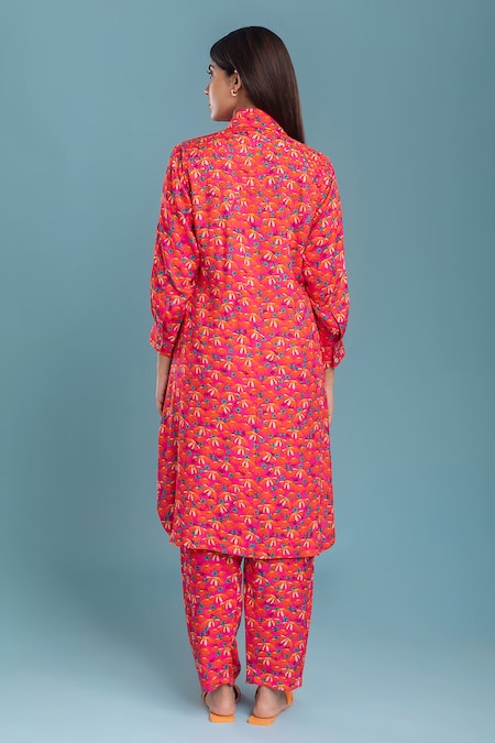 Shop_Raasa_Pink Crepe Printed Floral Shirt Joyful Daisy Kurta And Pant Set  _at_Aza_Fashions