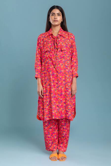 Raasa_Pink Crepe Printed Floral Shirt Joyful Daisy Kurta And Pant Set  _Online_at_Aza_Fashions