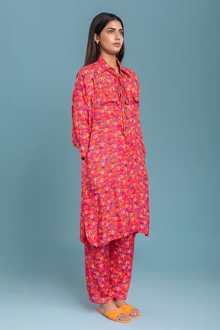 Buy_Raasa_Pink Crepe Printed Floral Shirt Joyful Daisy Kurta And Pant Set  _Online_at_Aza_Fashions
