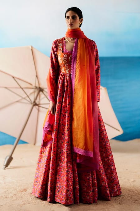 Raasa Pink Crepe Printed Floral Joyful Daisy Anarkali With Dupatta  