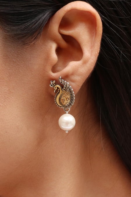Aria Gold Studs | Gold Stud Earrings Designs for Daily Use- Dishis Jewels