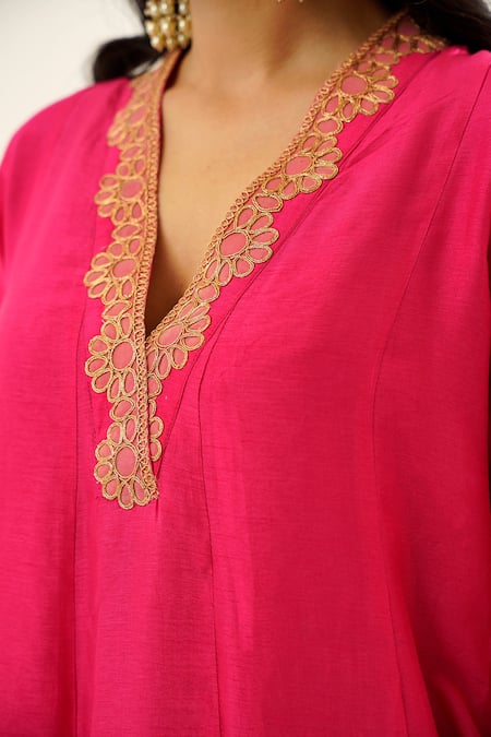 Tuli Pink Embroidery V-neck Batasi Kaveri Anarkali Kurta And Pant Set at Aza Fashions Tuli_Pink Embroidery V-neck Batasi Kaveri Anarkali Kurta And Pant Set _at_Aza_Fashions