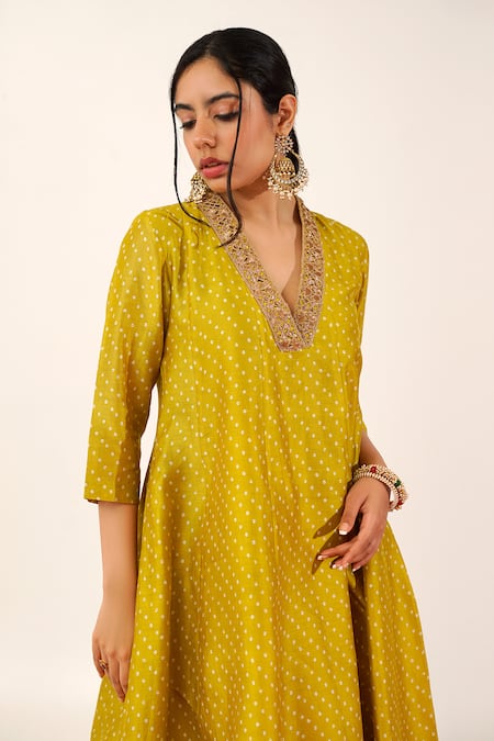 Buy Tuli Yellow Chanderi V-neck Sudara Veda Anarkali Kurta And Pant Set Buy_Tuli_Yellow Chanderi V-neck Sudara Veda Anarkali Kurta And Pant Set