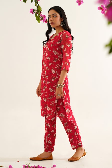 Buy Tuli Red Georgette V-neck Floral Printed Kurta And Pant Set Online at Aza Fashions Buy_Tuli_Red Georgette V-neck Floral Printed Kurta And Pant Set _Online_at_Aza_Fashions