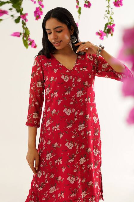 Shop Tuli Red Georgette V-neck Floral Printed Kurta And Pant Set Online at Aza Fashions Shop_Tuli_Red Georgette V-neck Floral Printed Kurta And Pant Set _Online_at_Aza_Fashions
