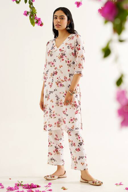 Shop Tuli White Georgette V-neck Mora Maithili Printed Kurta And Pant Set Online at Aza Fashions Shop_Tuli_White Georgette V-neck Mora Maithili Printed Kurta And Pant Set _Online_at_Aza_Fashions