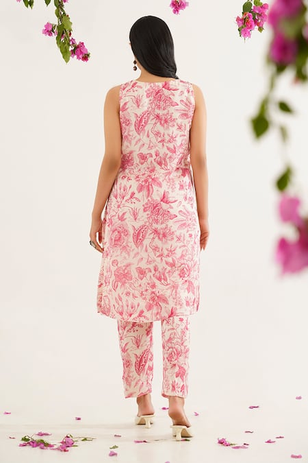 Shop Tuli White Silk V-neck Mora Nayna Printed Kurta And Pant Set at Aza Fashions Shop_Tuli_White Silk V-neck Mora Nayna Printed Kurta And Pant Set _at_Aza_Fashions