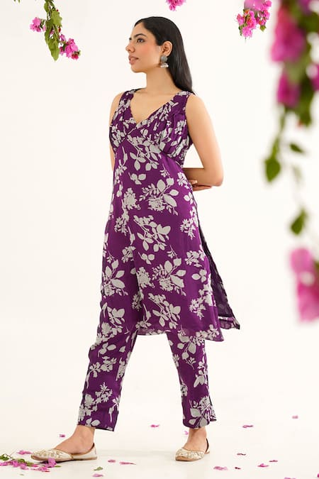 Tuli_Purple Silk Embroidery V-neck More Dulaari Digital Print Kurta And Pant Set _Online_at_Aza_Fashions