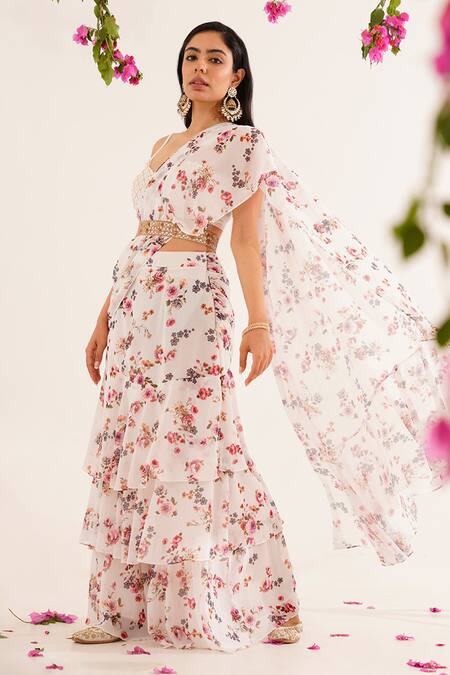 Tuli_White Georgette Pearls Sweetheart Neck Raga Muhari Pre-draped Saree With Blouse _Online_at_Aza_Fashions