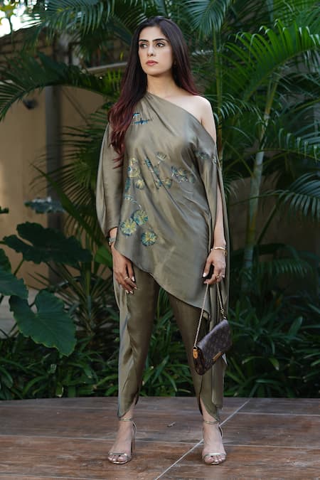 Kyra By Nina + Deepika_Green Bamboo Off-shoulder Handpainted Top And Pant Set _Online_at_Aza_Fashions