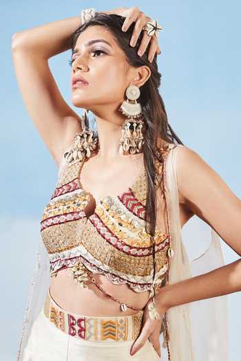 Buy Siyona By Ankurita Ivory Organza Embellished Geometric Notched V Neck Cape Pant Set Online at Aza Fashions Buy_Siyona By Ankurita_Ivory Organza Embellished Geometric Notched V Neck Cape Pant Set _Online_at_Aza_Fashions