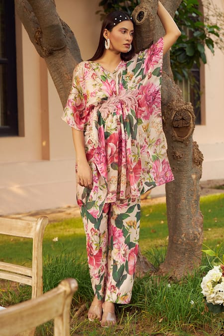 Buy_Tasuvure_Multi Color Georgette Embroidery V-neck Floral Garden Pattern Kaftan With Pant _Online_at_Aza_Fashions